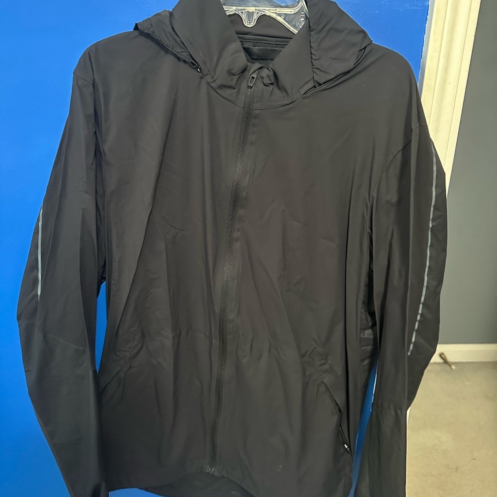 lululemon athletica Men's Black Lightweight Hooded Jacket